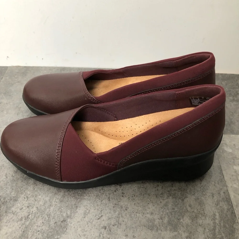 Clarks Suttyn Walk slip-on wedges size 6.5